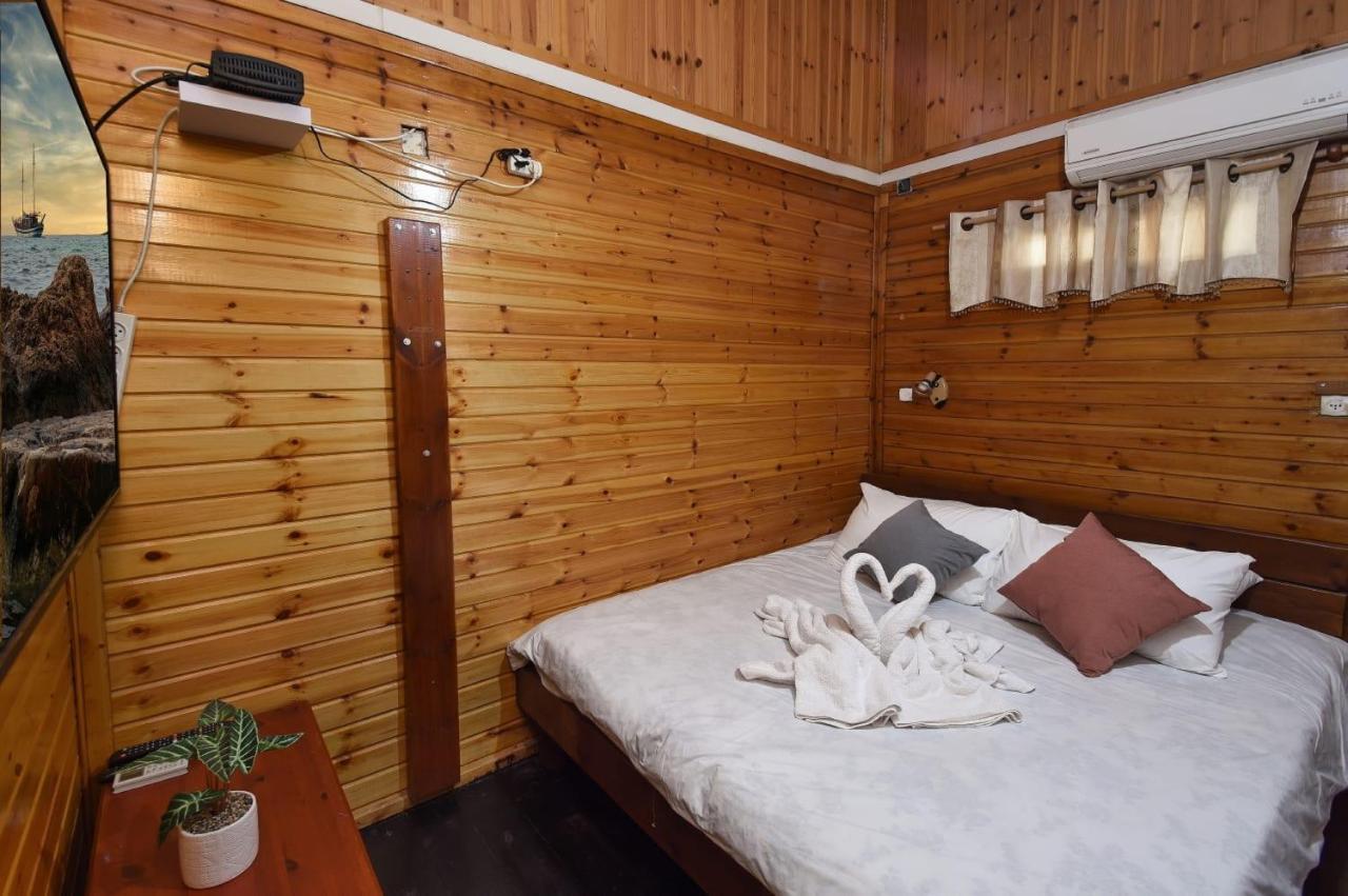 Villa פינה במעיין à Mishmār Hāyardin Extérieur photo